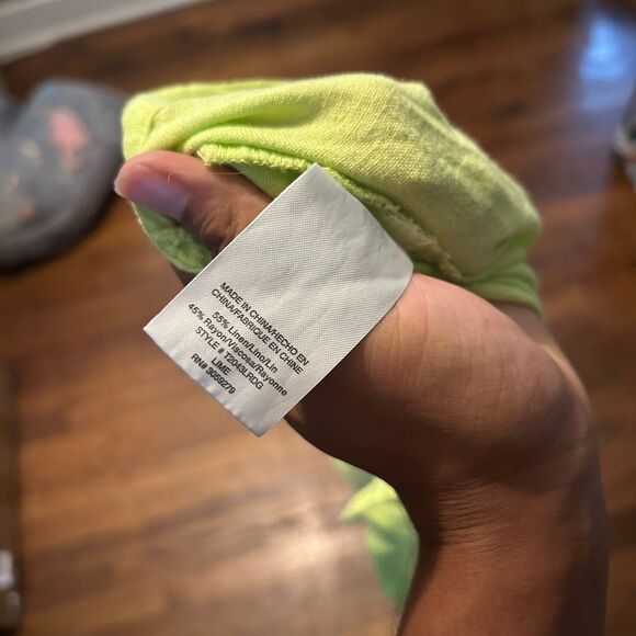 New Weekend Los Angeles Top - Picture 4 of 4